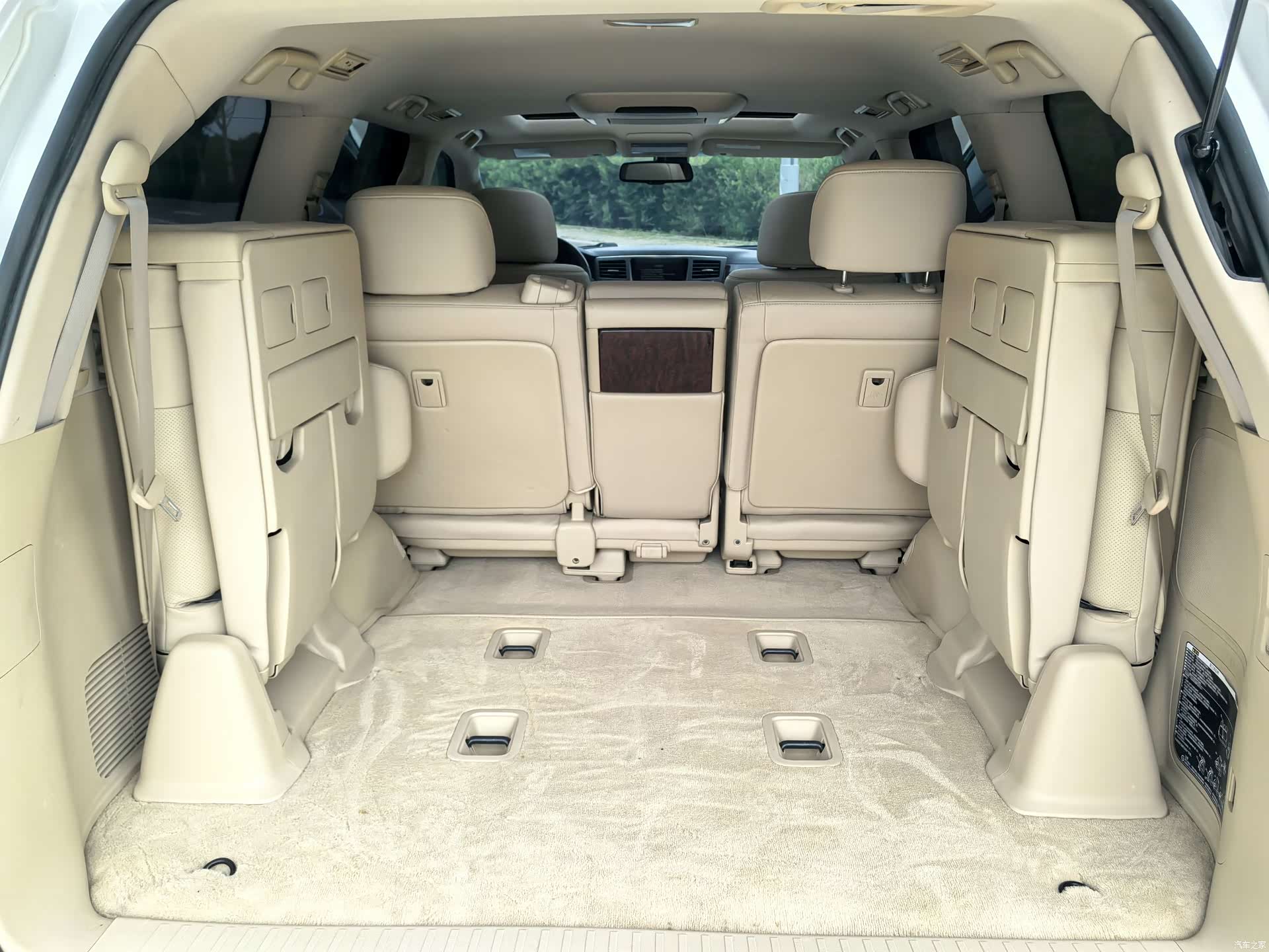 Lexus LX, 2009 15