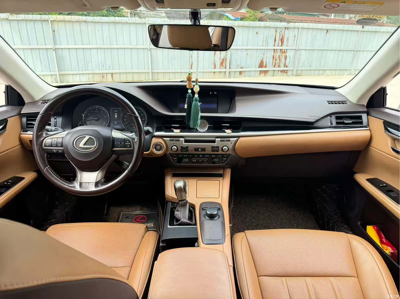 Lexus ES, 2017 8