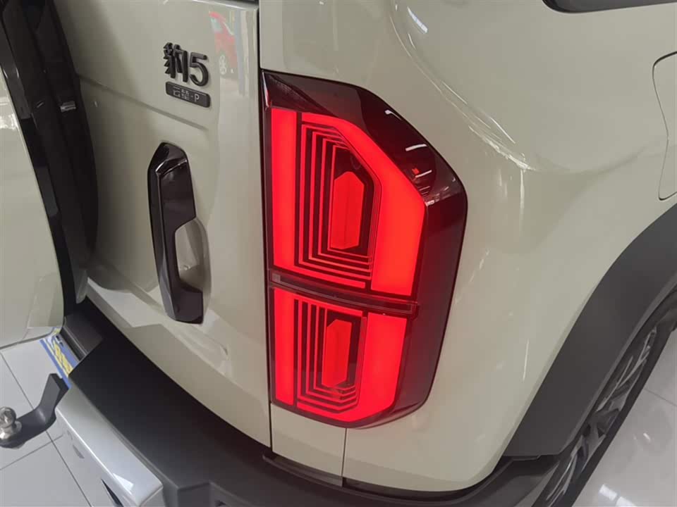 BYD Leopard 5 BYD Leopard 5