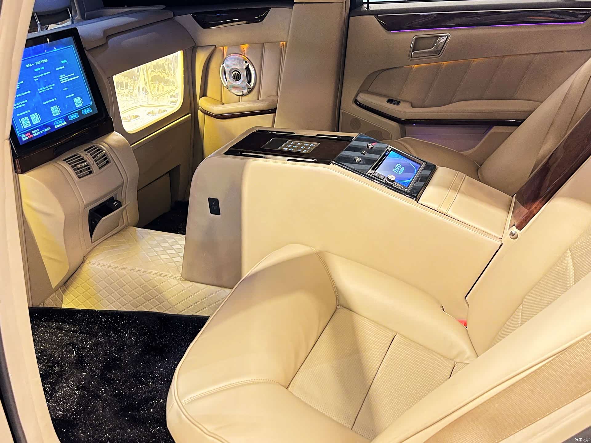 Mercedes-Benz E-Class, 2011 25
