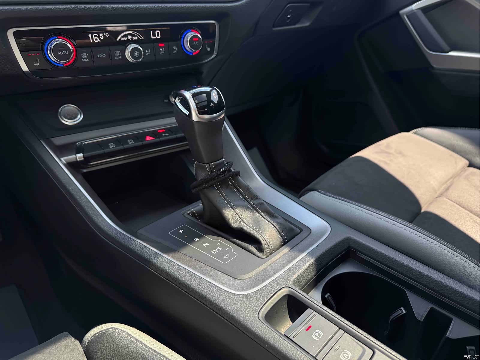 Audi Q3, 2022 13