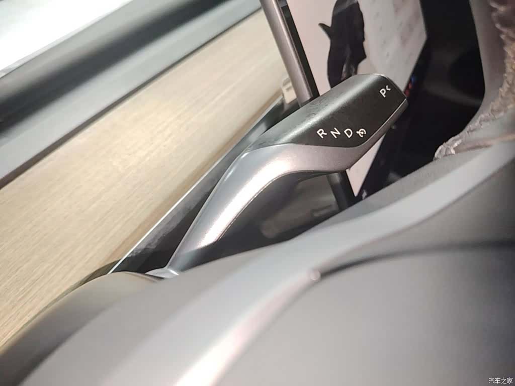 Tesla Model Y, 2023 14