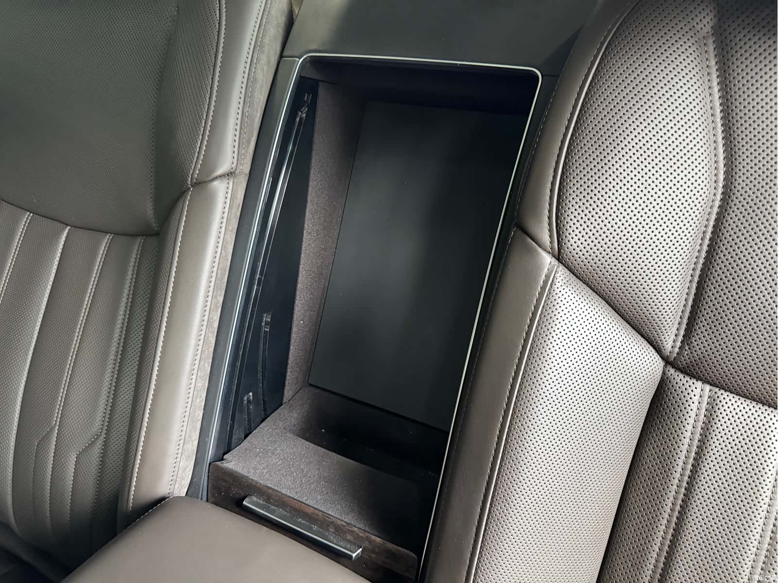 Audi A8L, 2021 31