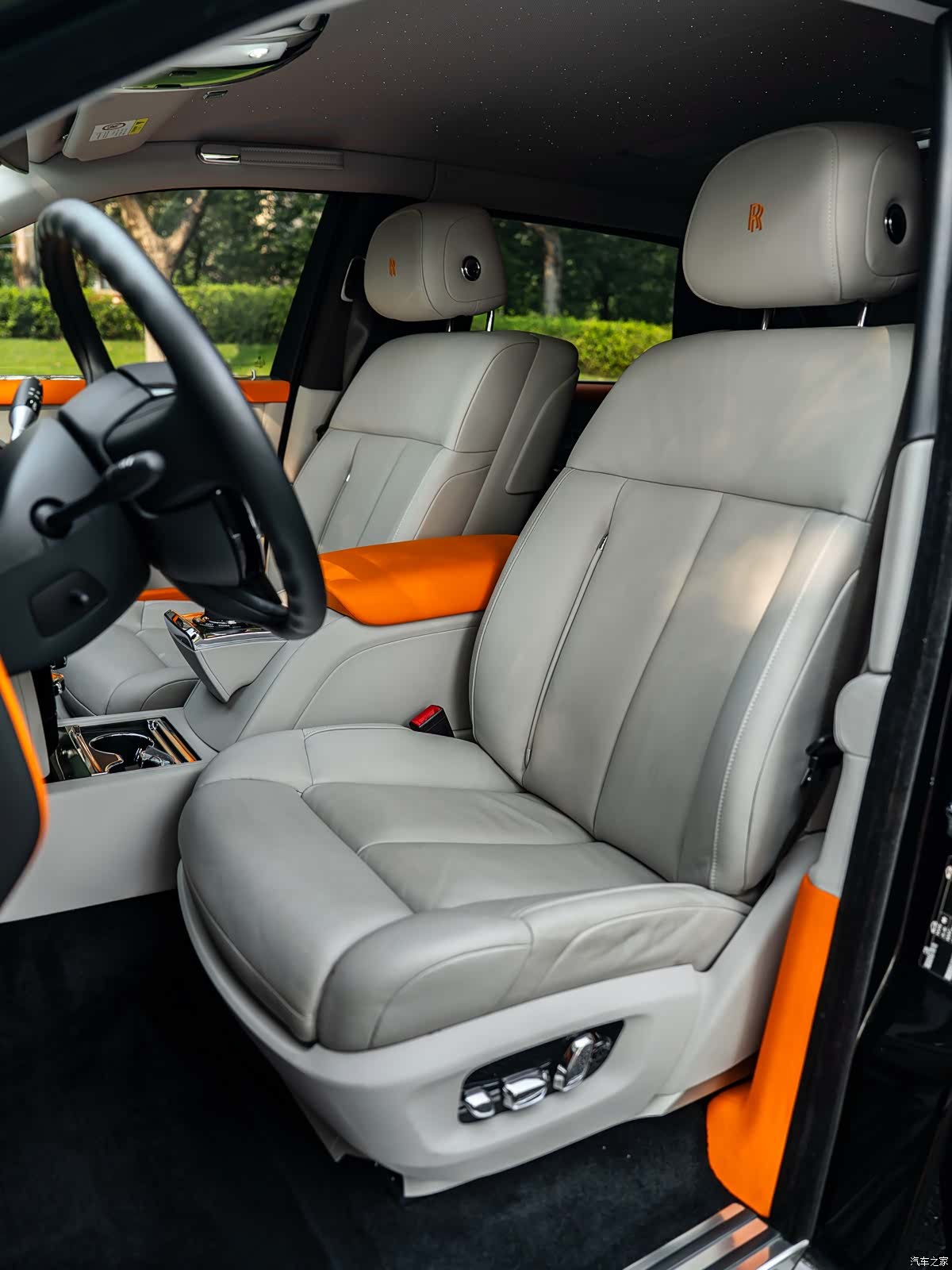 Rolls-Royce Phantom, 2023 9