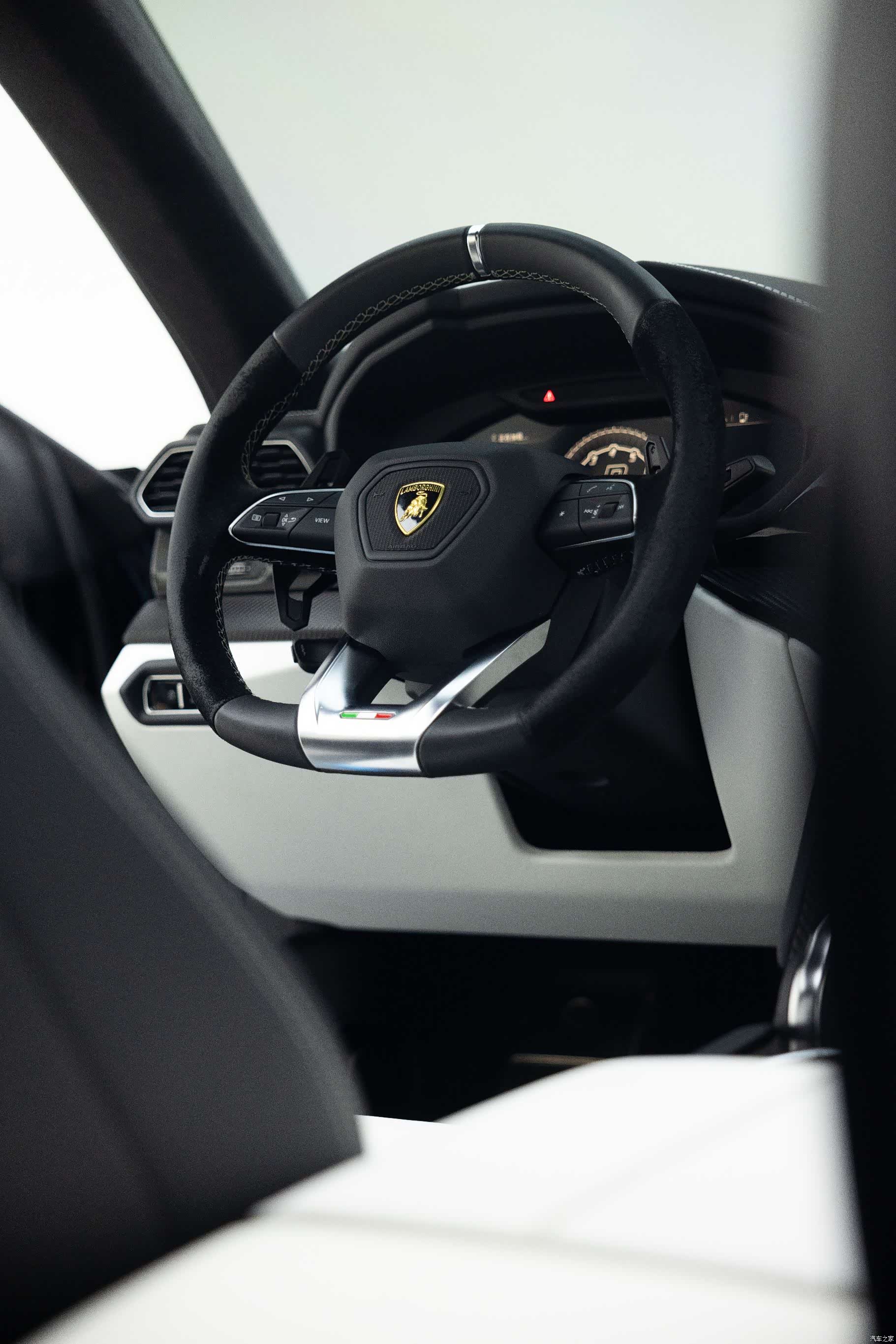 Lamborghini Urus, 2021 21