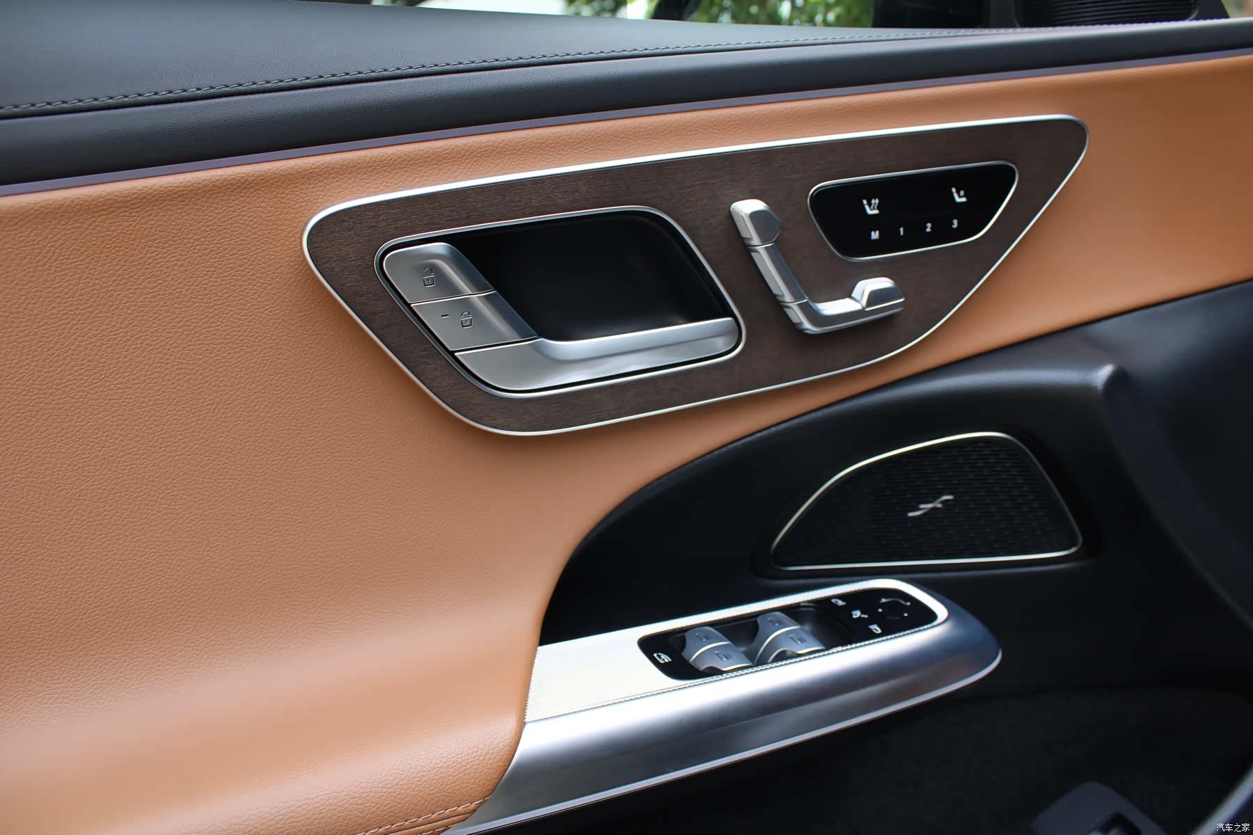 Mercedes-Benz E-Class, 2024 23