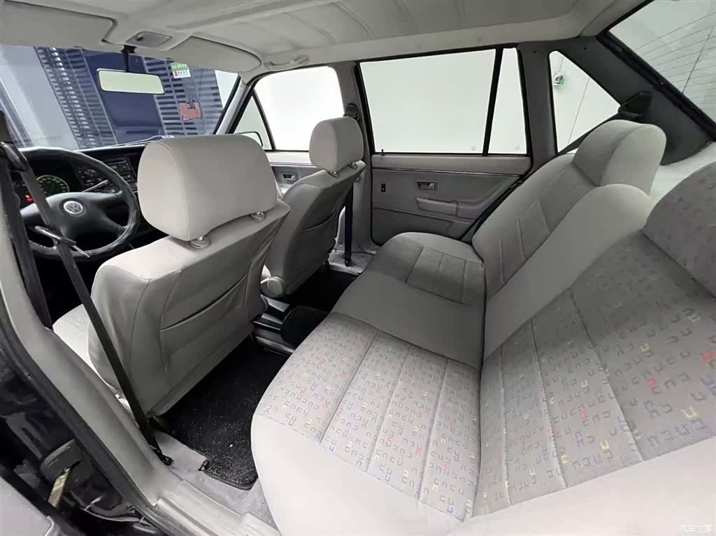 Volkswagen Santana, 2012 10