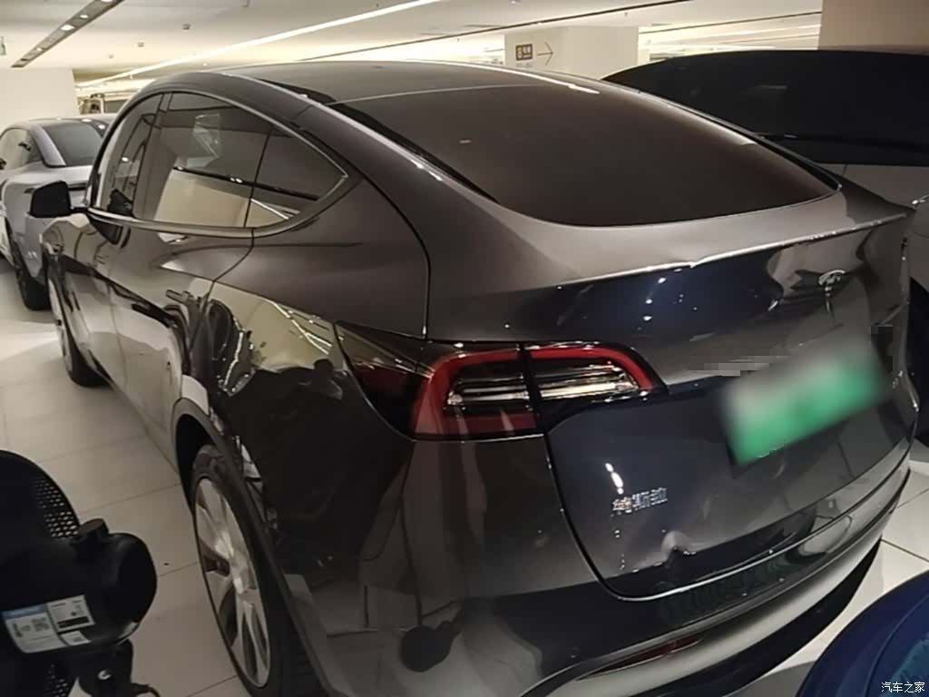 Tesla Model Y, 2021 все фото