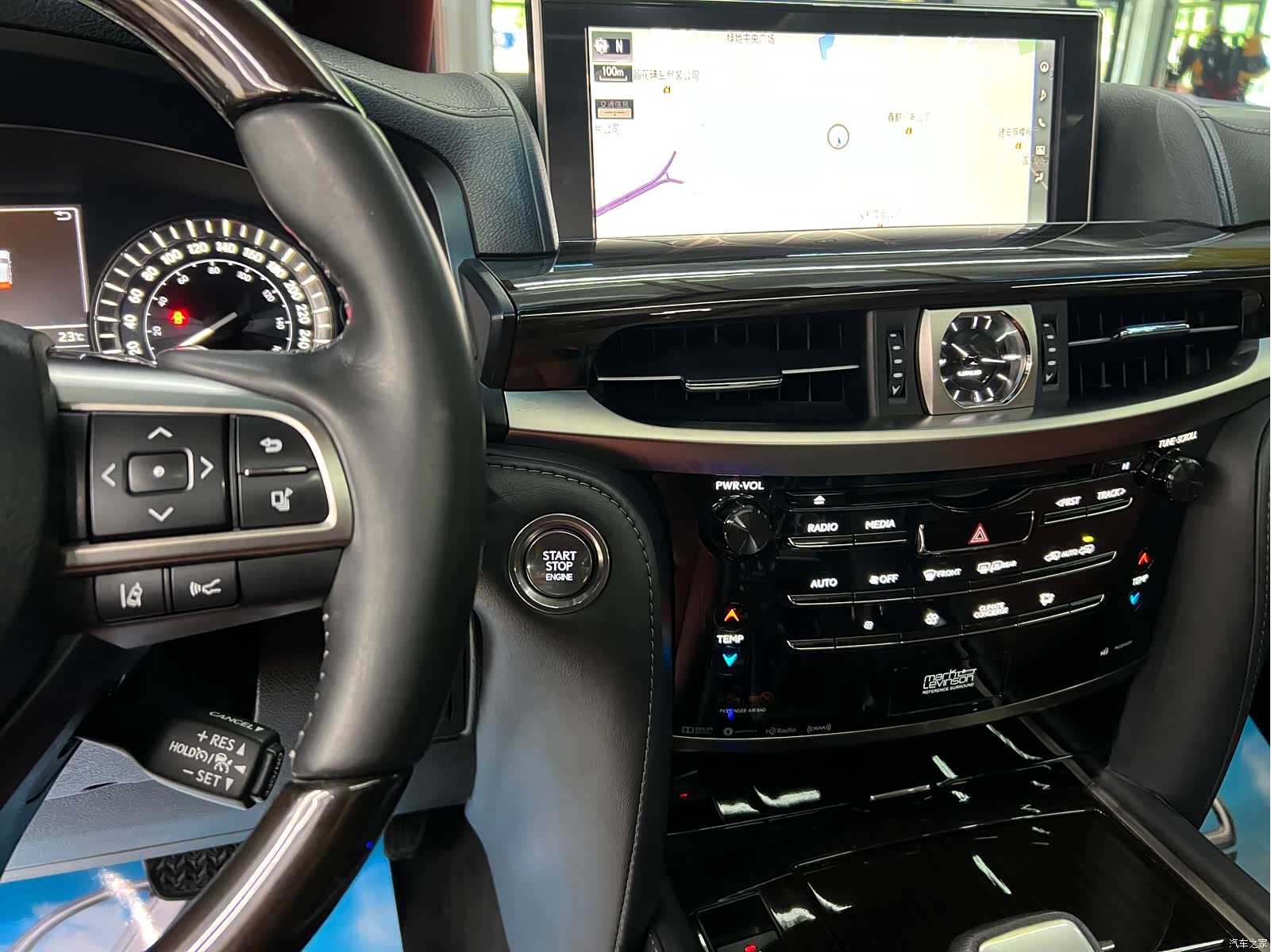 Lexus LX, 2019 19