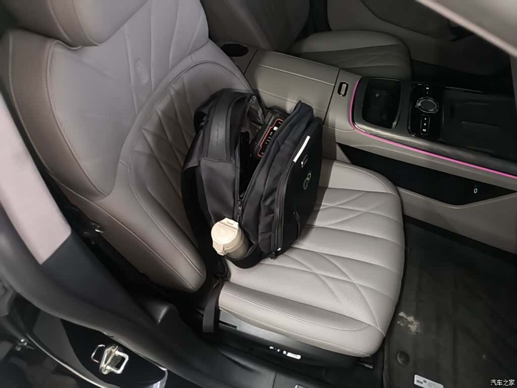Geely 8, 2025 25