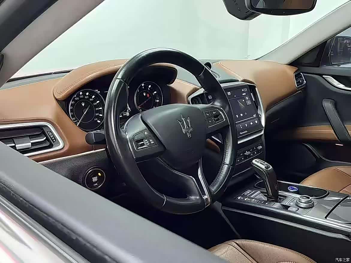 Maserati Ghibli, 2021 7