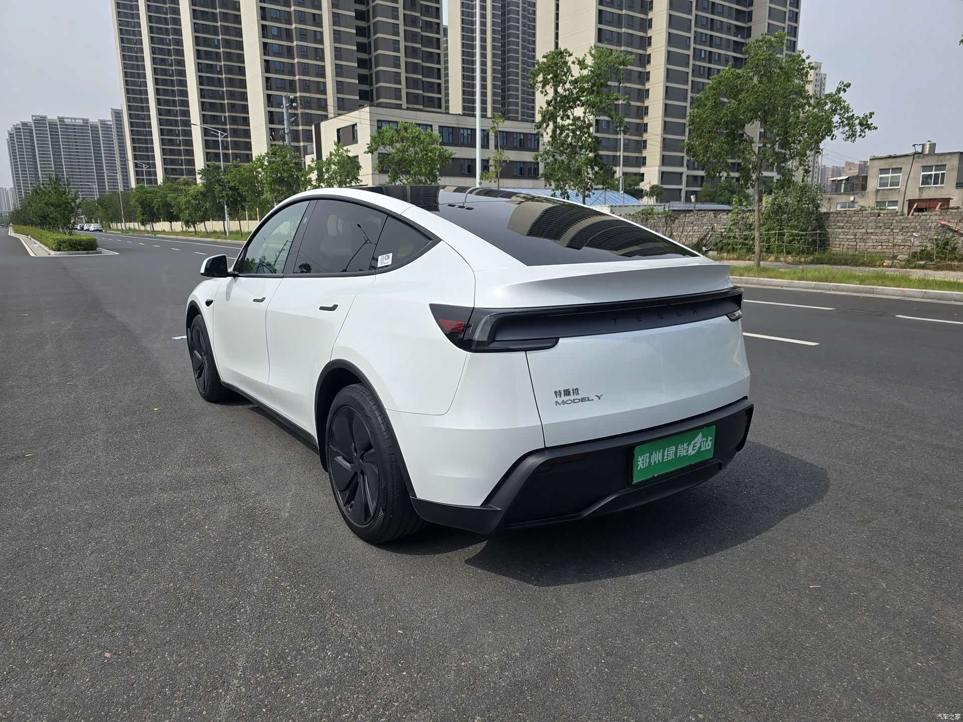 Tesla Model Y, 2025 7
