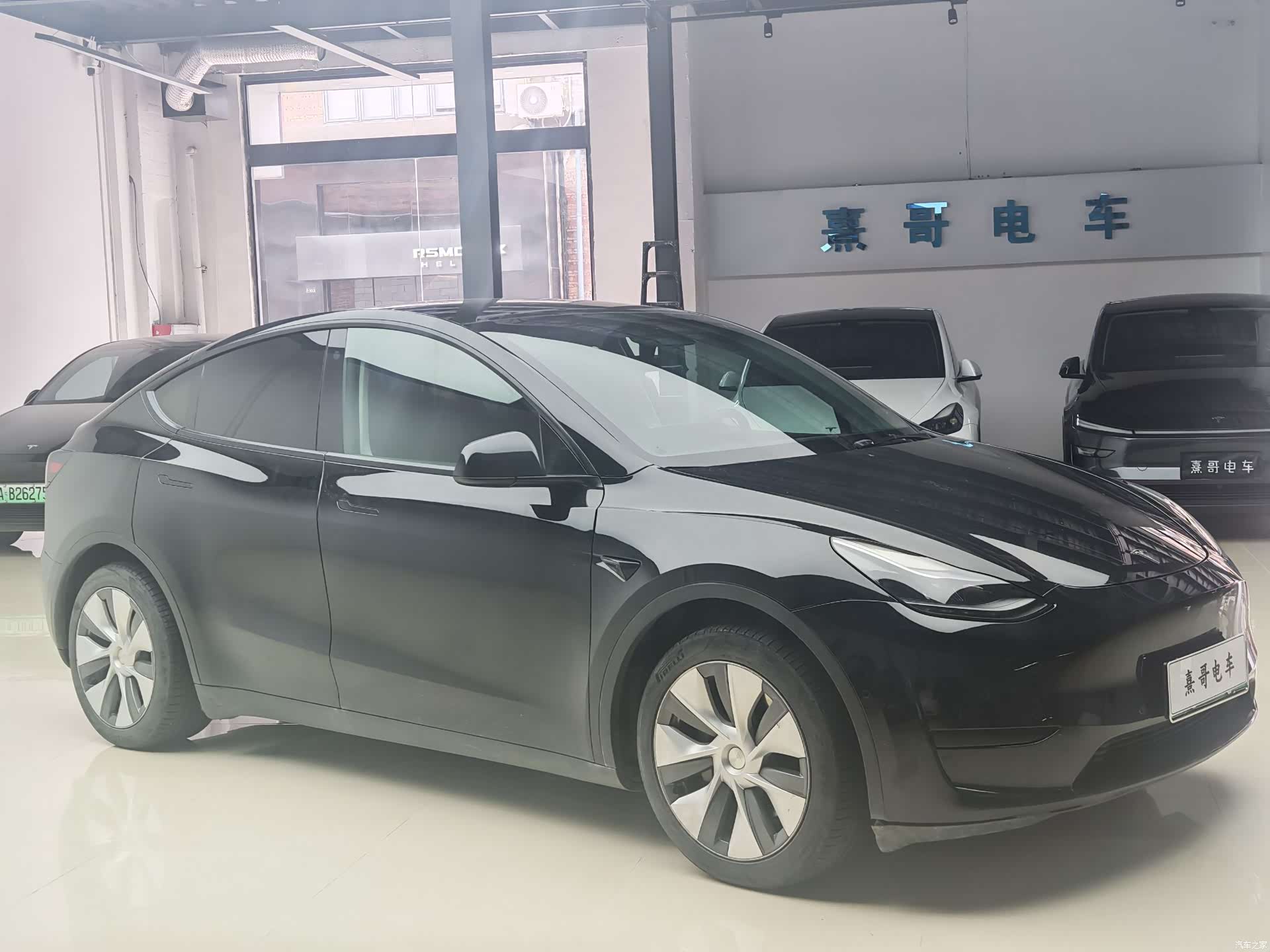 Tesla Model Y, 2022 3