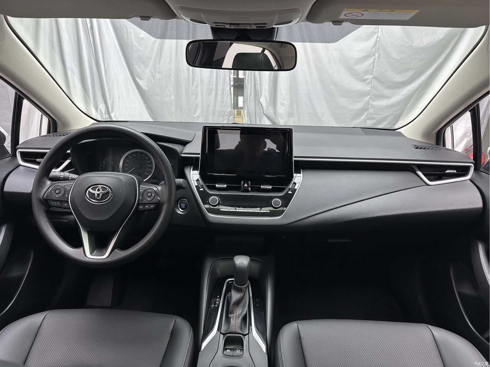 Toyota Corolla, 2023 все фото