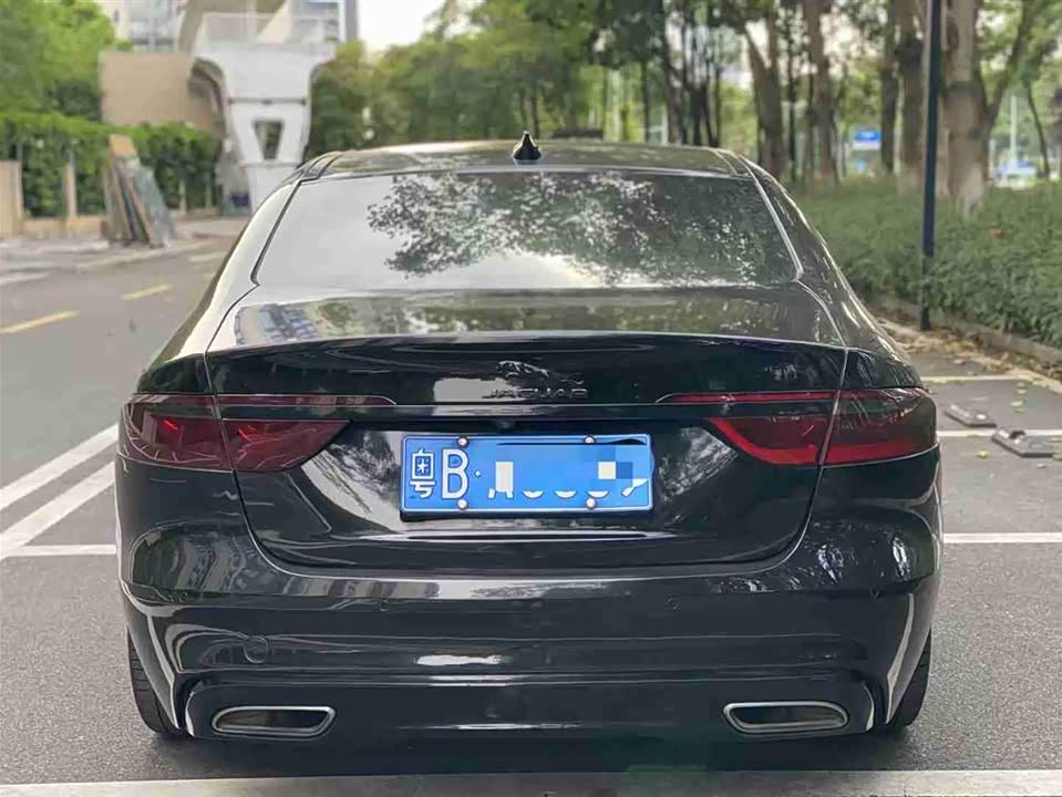 Jaguar XFL