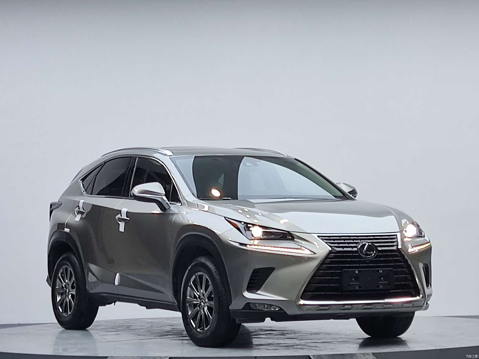 Lexus NX, 2021 4