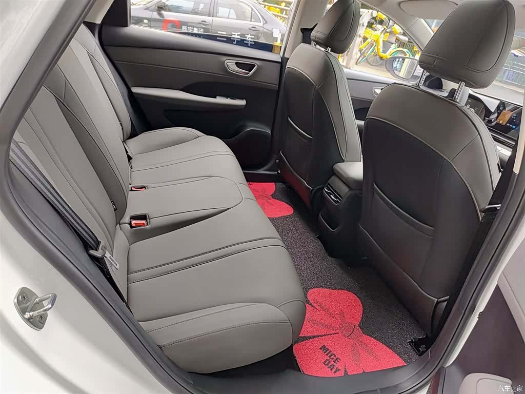 Roewe D6, 2026 11
