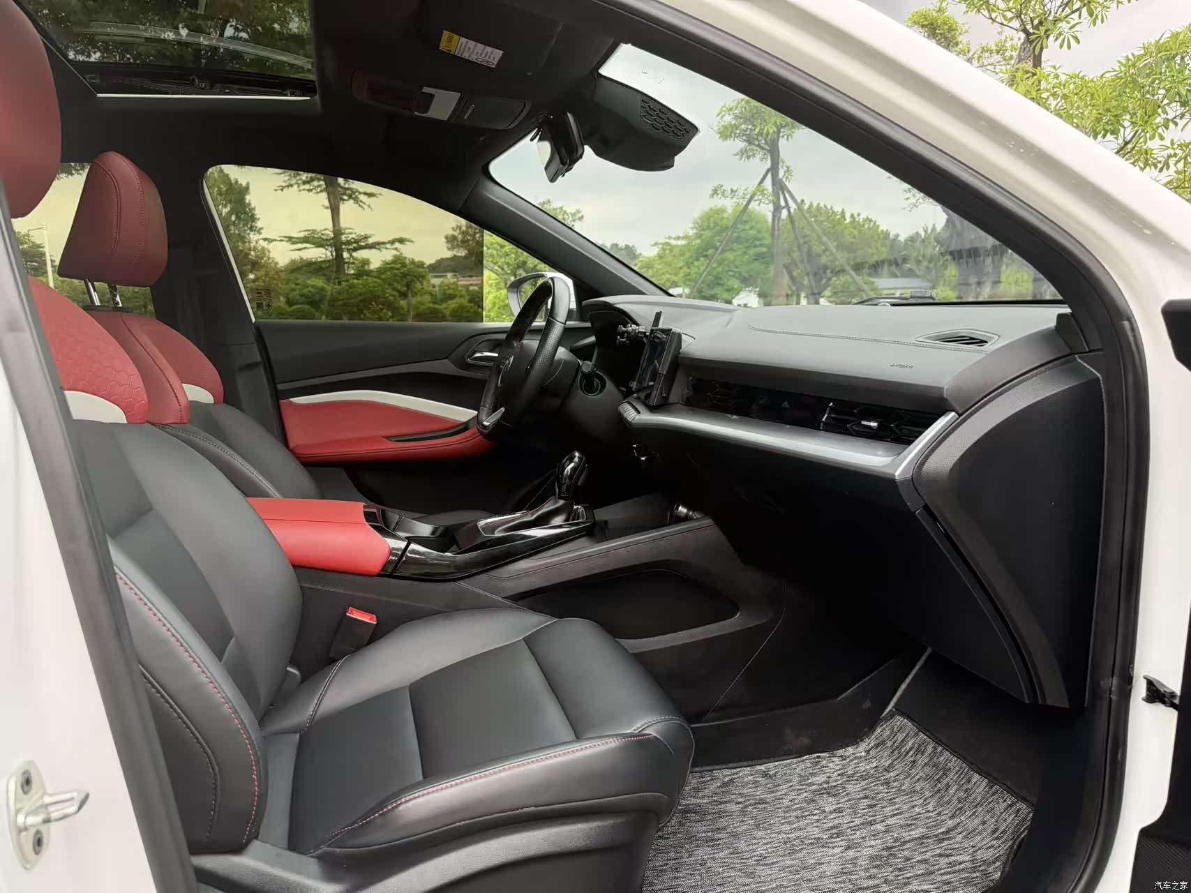 MG MG5, 2023 8