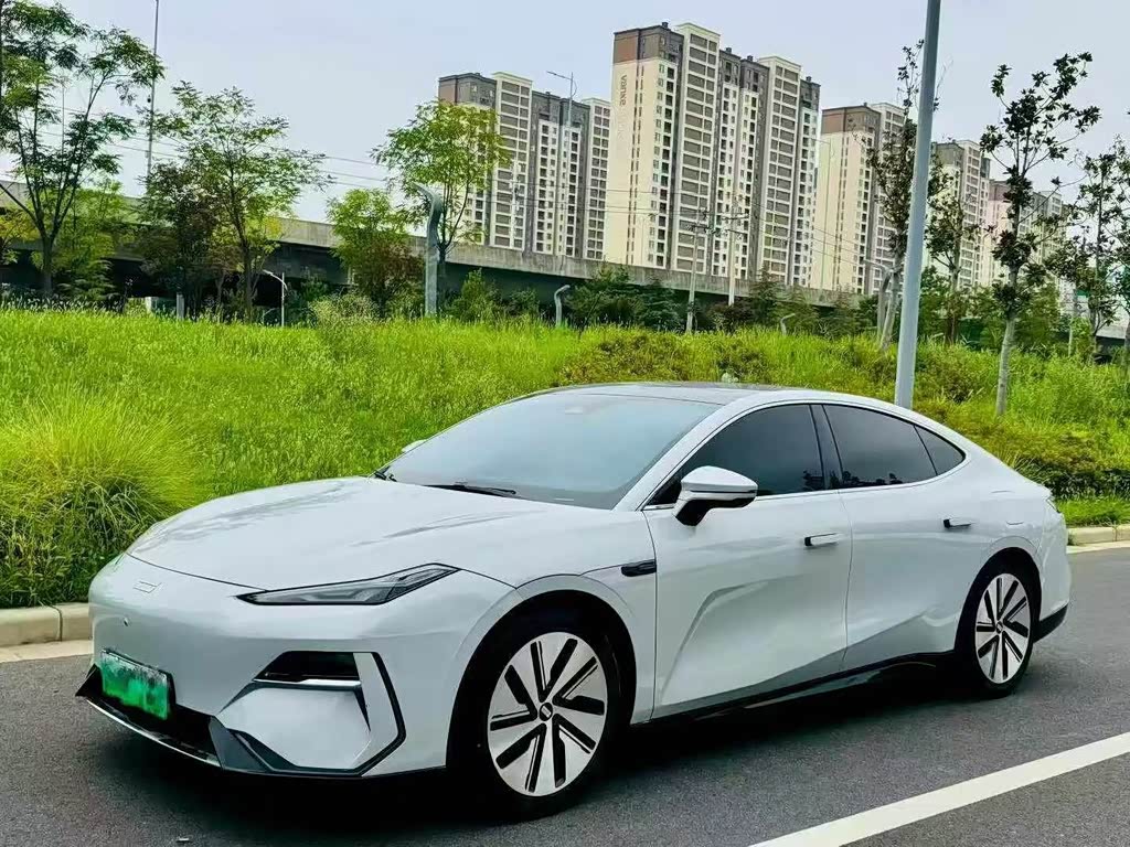 Geely Galaxy E8