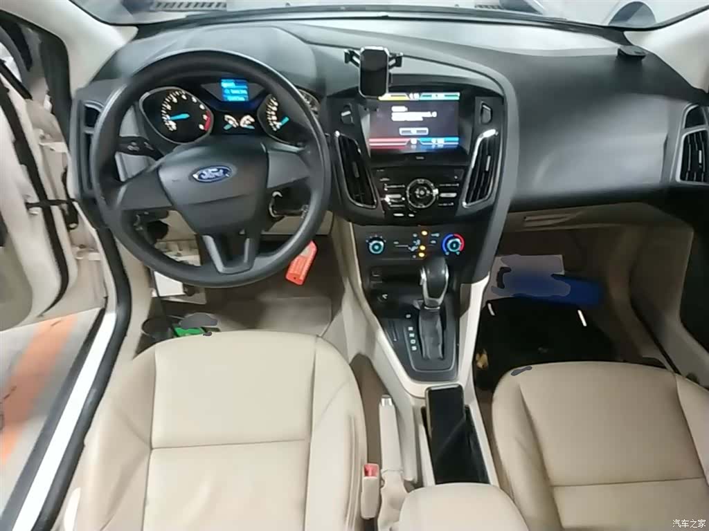 Ford Focus, 2015 10