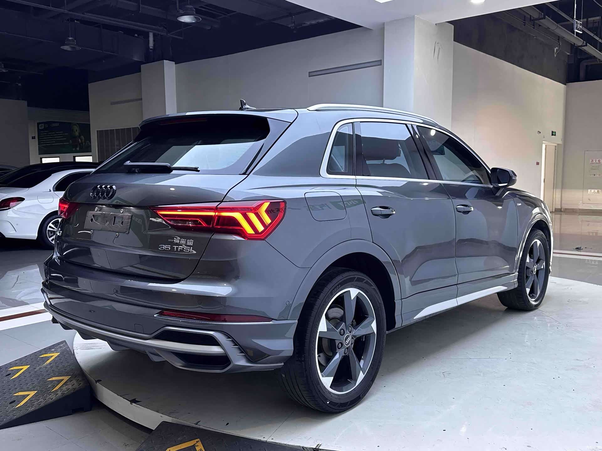 Audi Q3, 2022 7