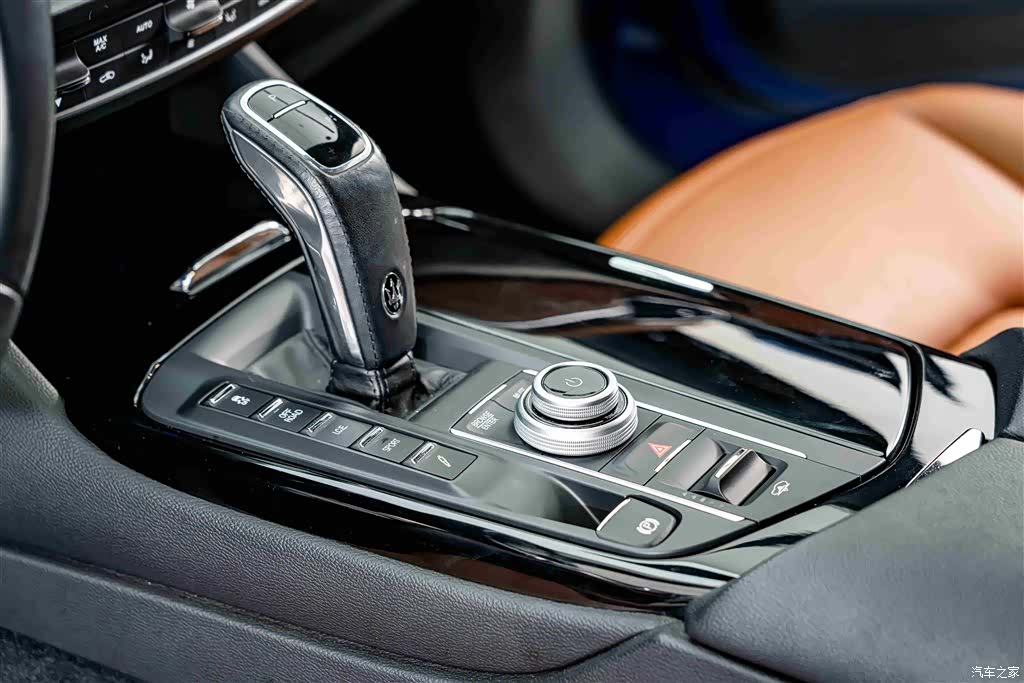 Maserati Levante, 2021 11