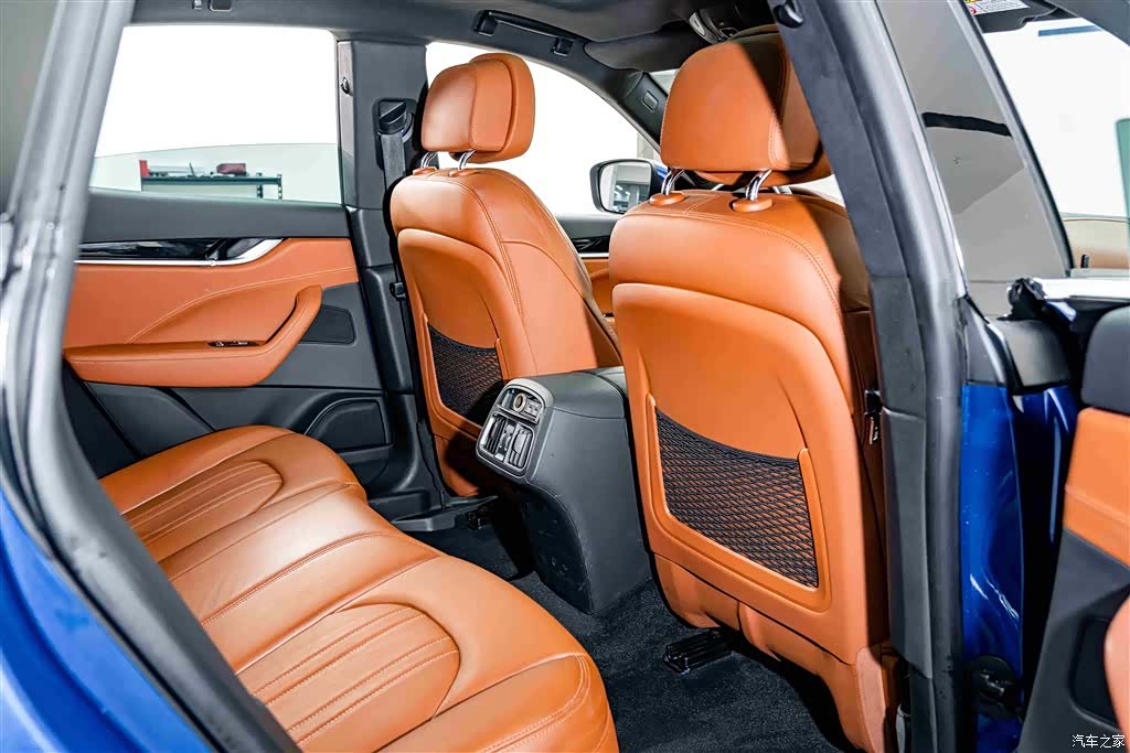 Maserati Levante, 2021 21