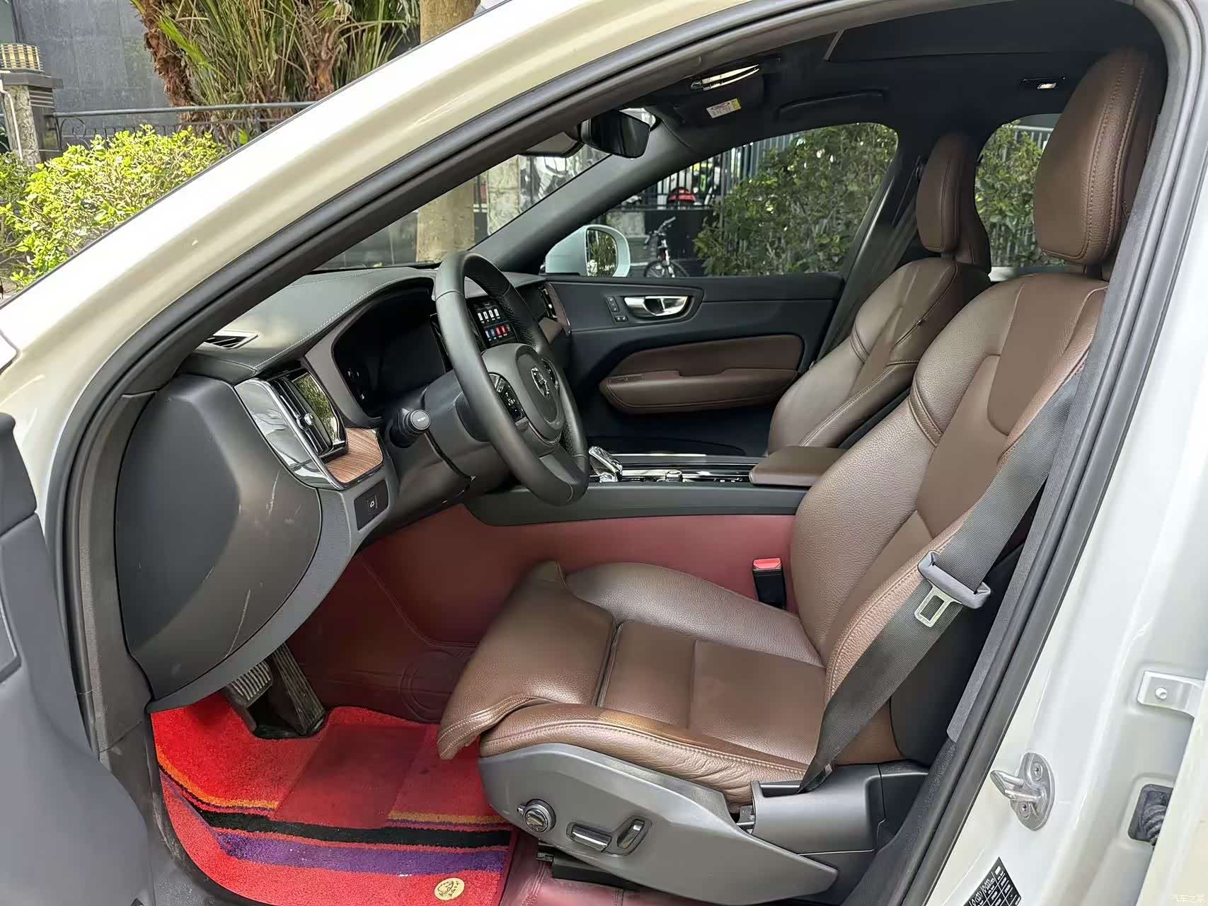 Volvo XC60, 2024 4