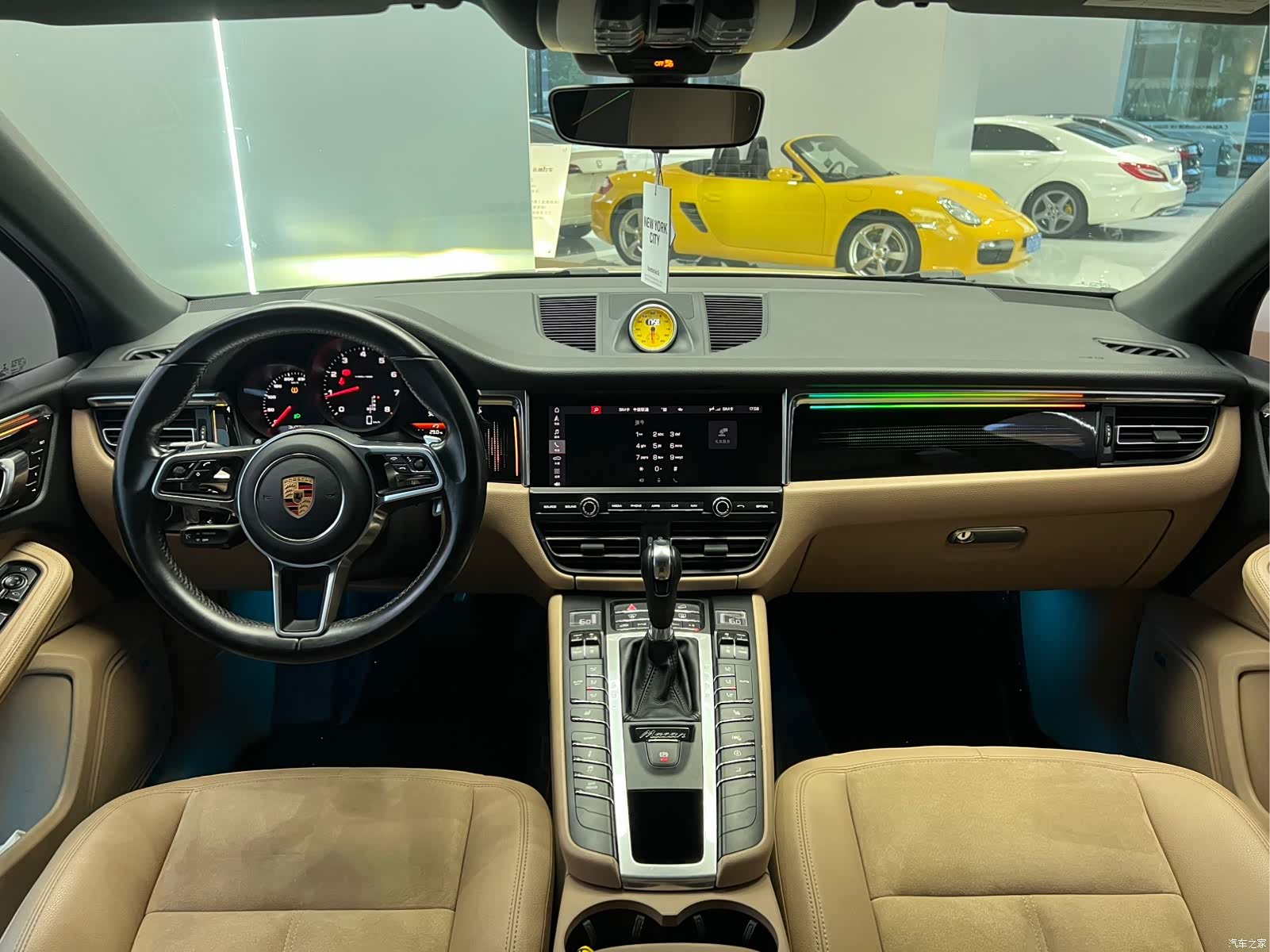Porsche Macan, 2020 все фото
