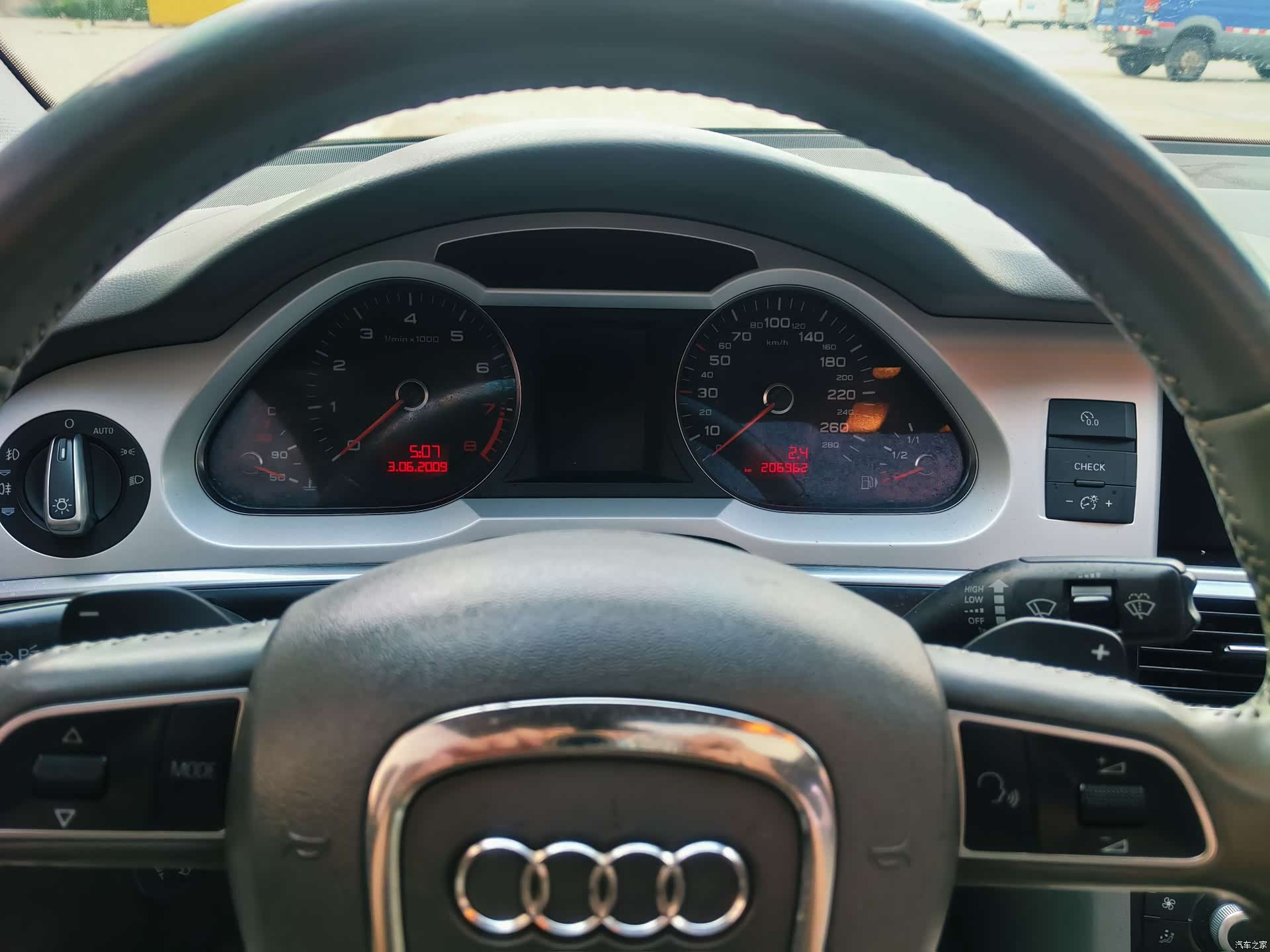 Audi A6L, 2010 13
