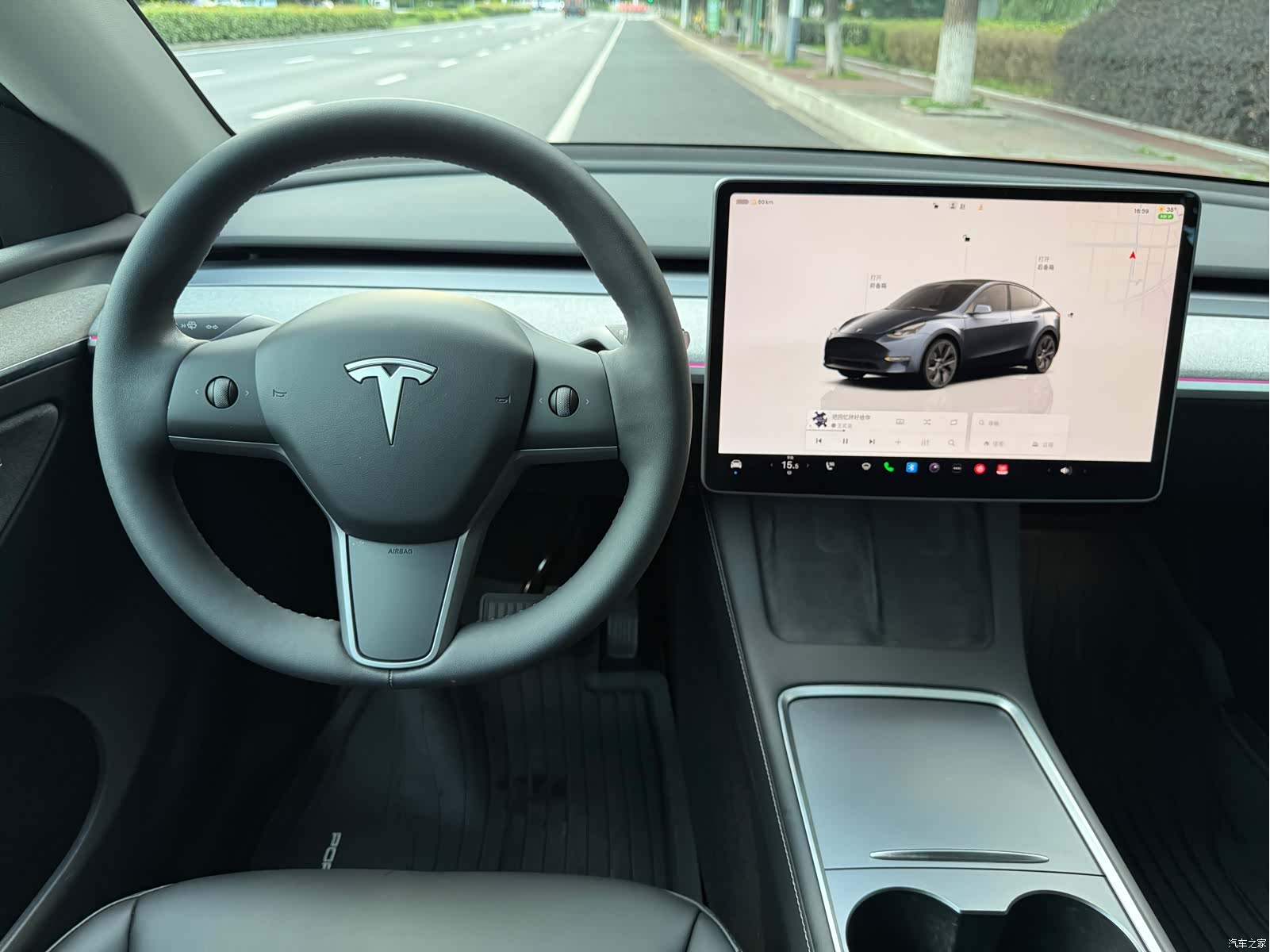 Tesla Model Y, 2025 14