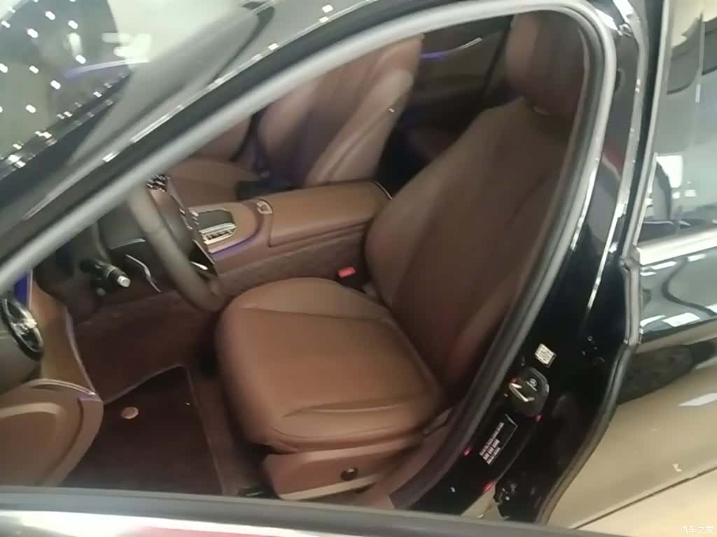 Mercedes-Benz E-Class, 2023 15
