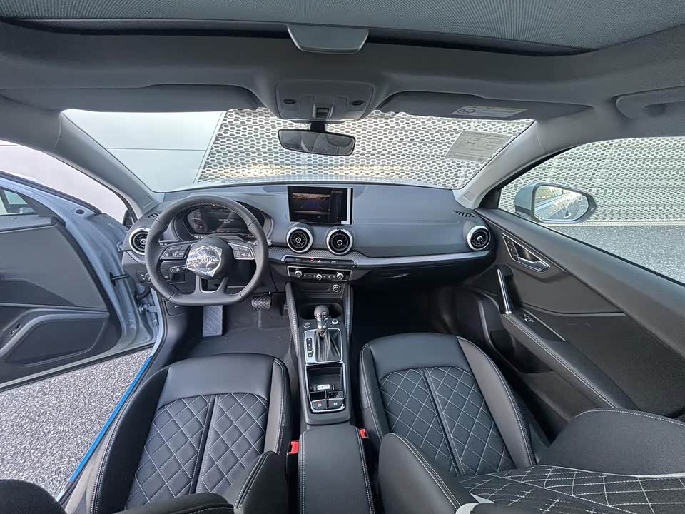 Audi Q2L