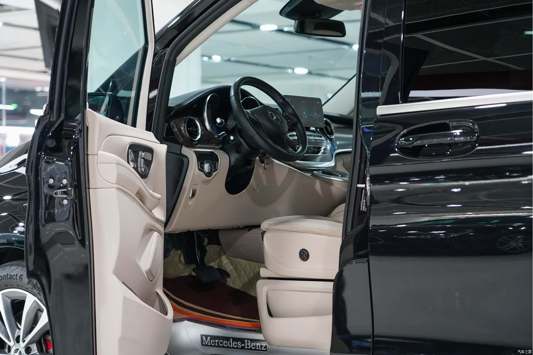 Mercedes-Benz V-Class, 2023 8