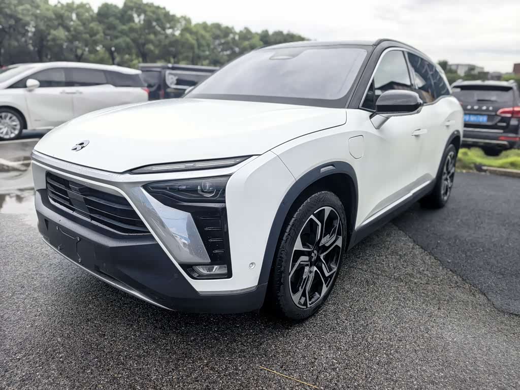NIO ES8