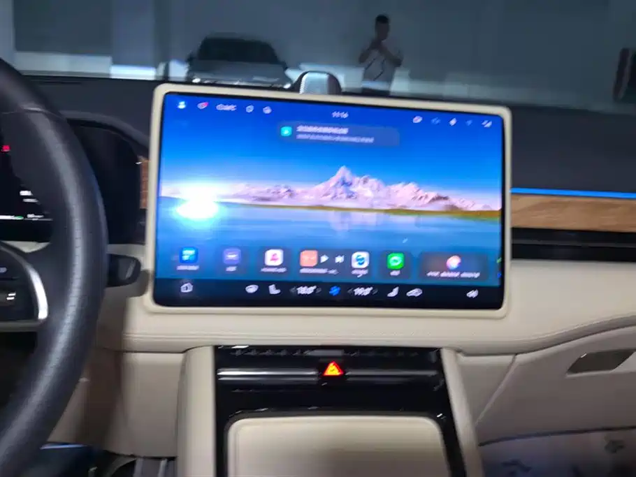 AITO Ask the world M5