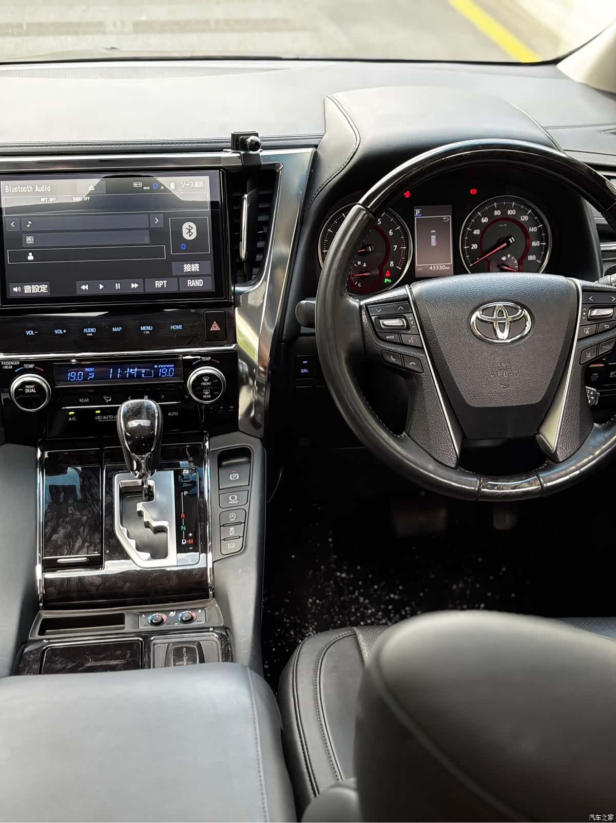 Toyota Alphard, 2019 11