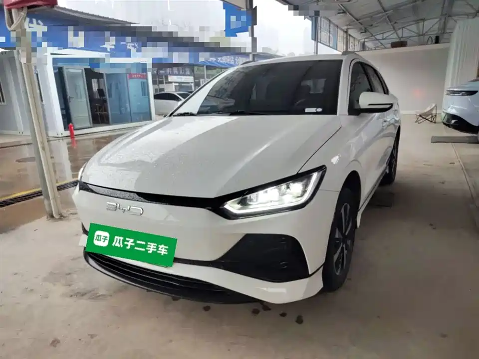 BYD e2