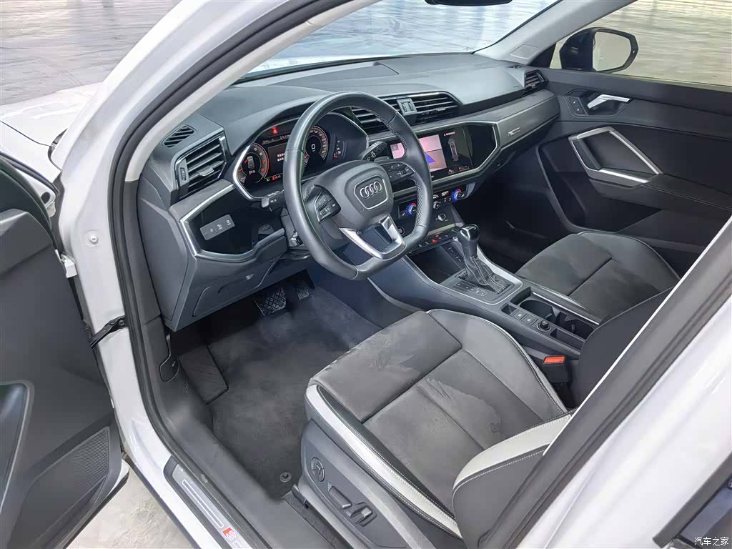 Audi Q3, 2022 3