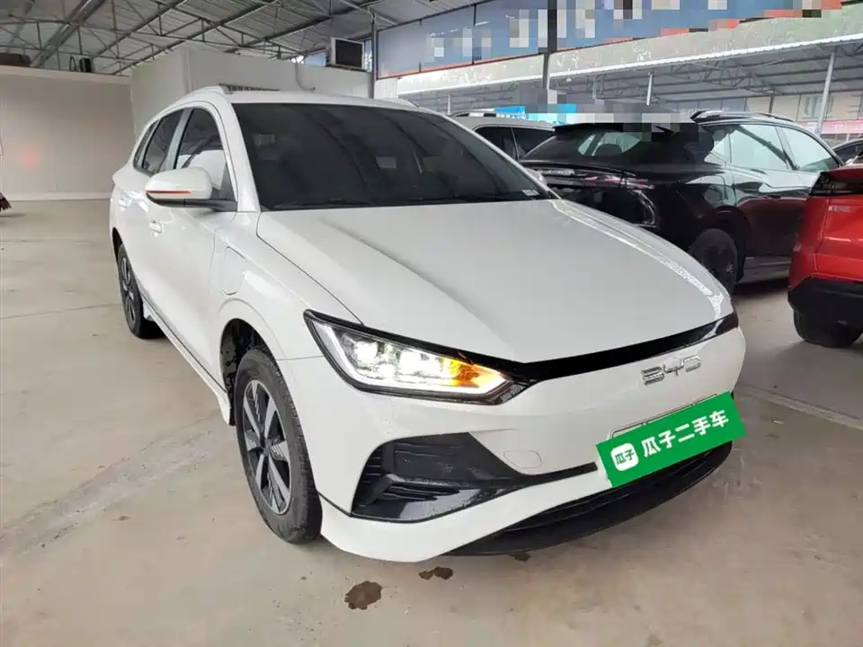 BYD e2