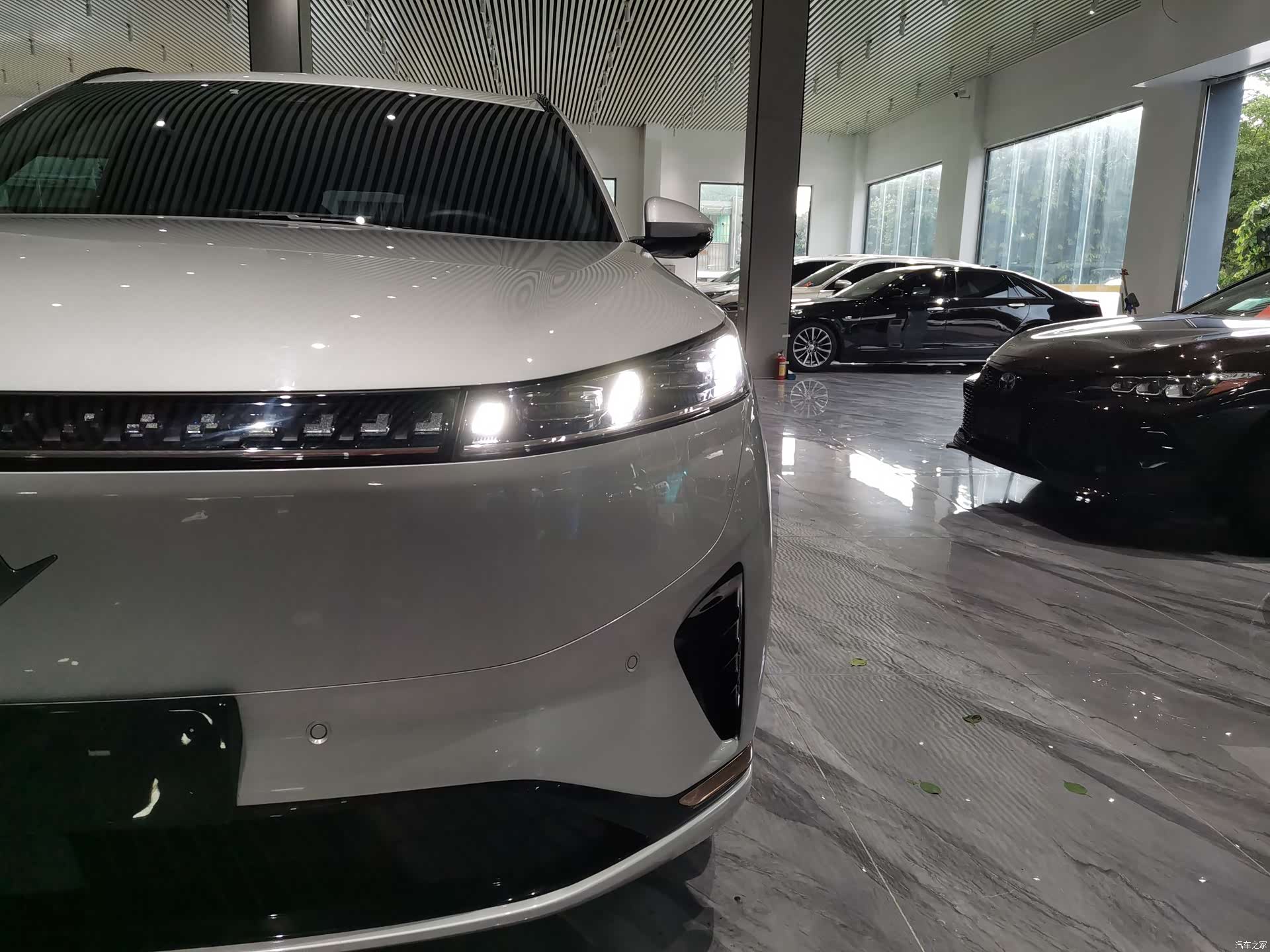 DongFeng eπ008, 2024 все фото