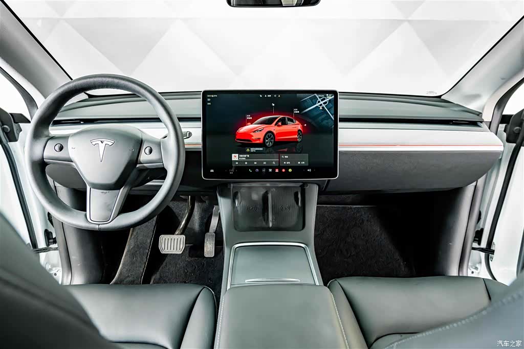 Tesla Model Y, 2024 14