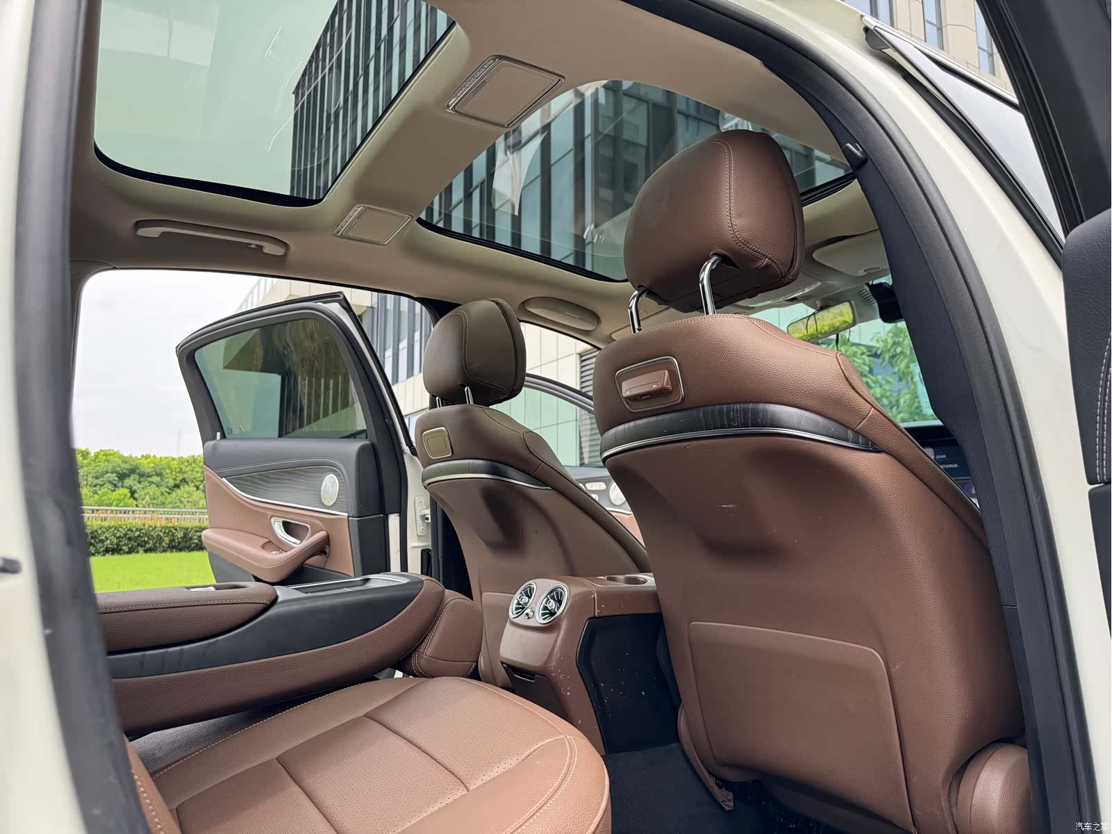 Mercedes-Benz E-Class, 2019 24