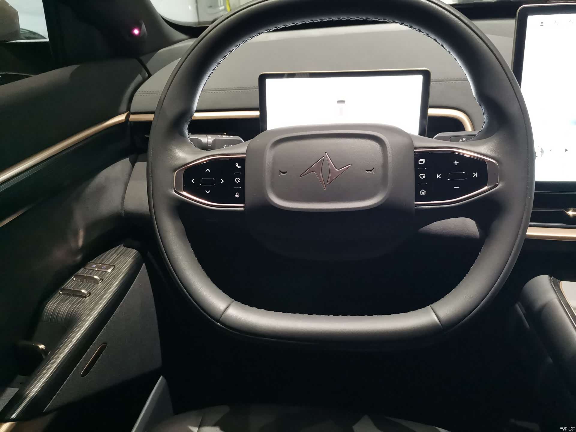 DongFeng eπ008, 2024 11