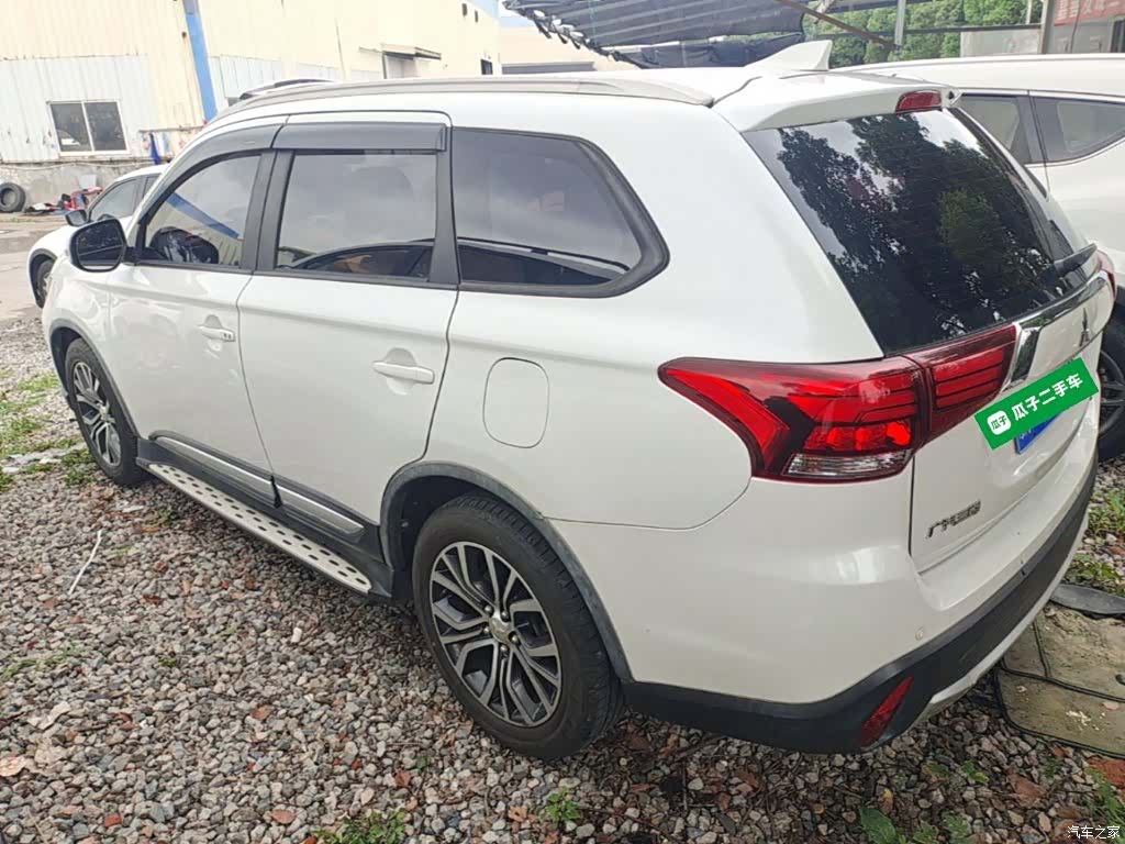 Mitsubishi Outlander, 2017 все фото