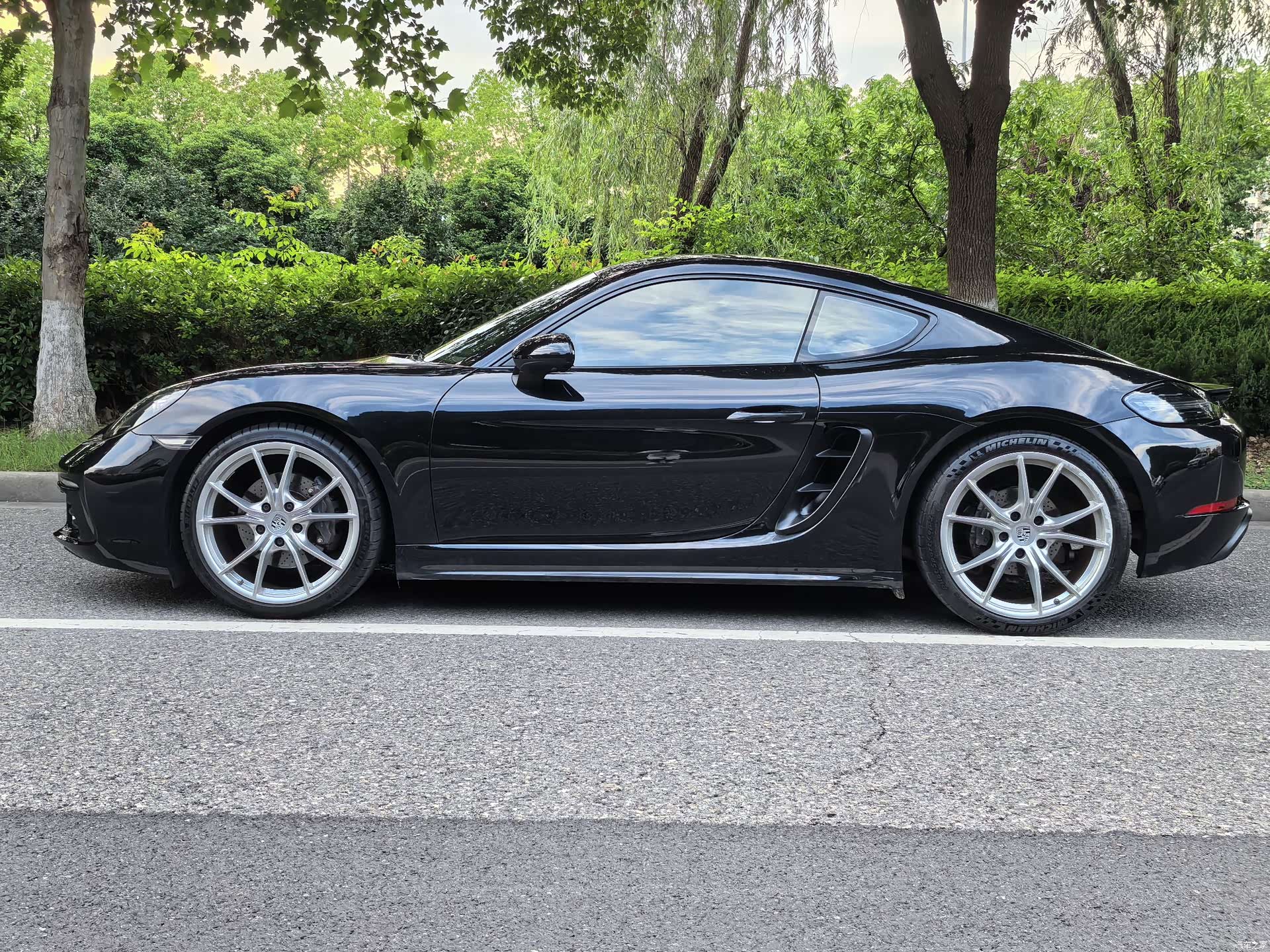 Porsche Cayman, 2019 12