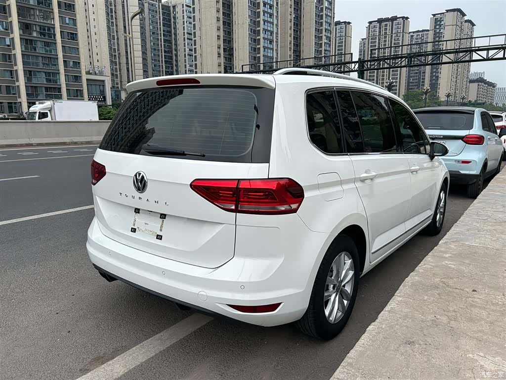 Volkswagen L, 2017 все фото