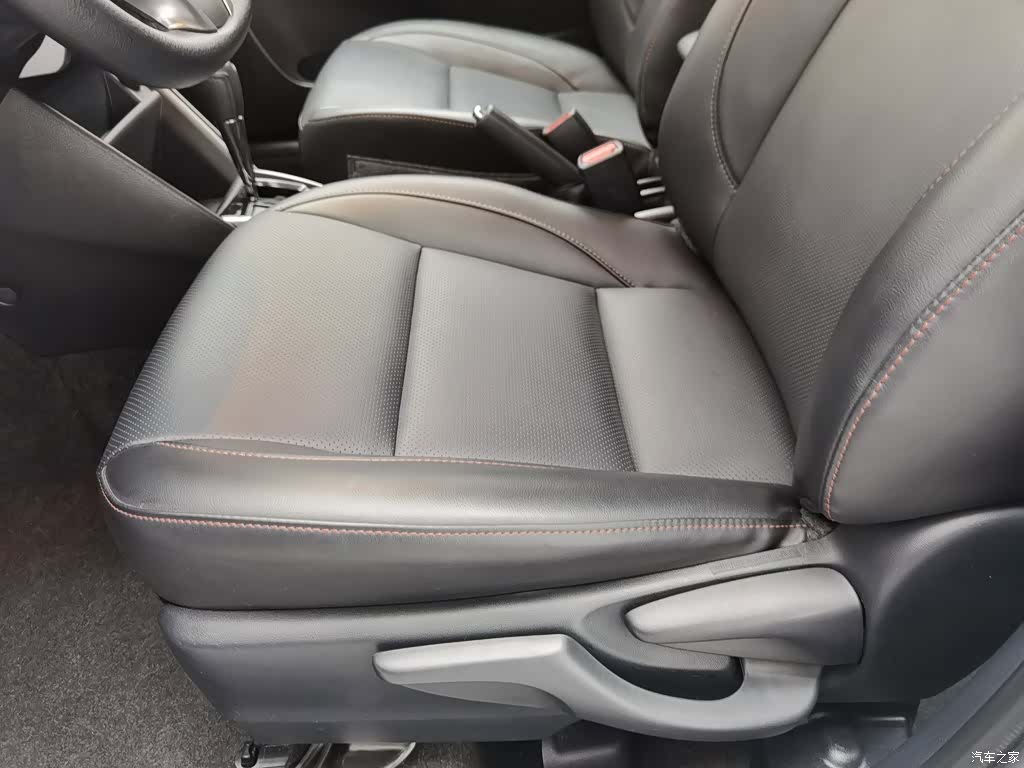 Toyota YARiS L, 2021 20
