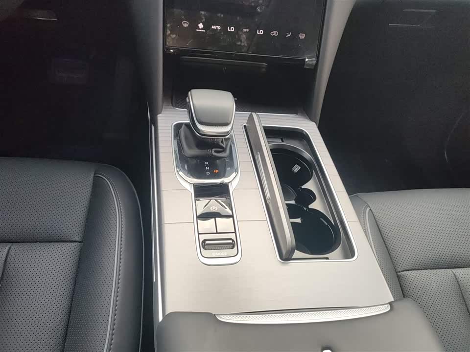 Hongqi HS7 PHEV