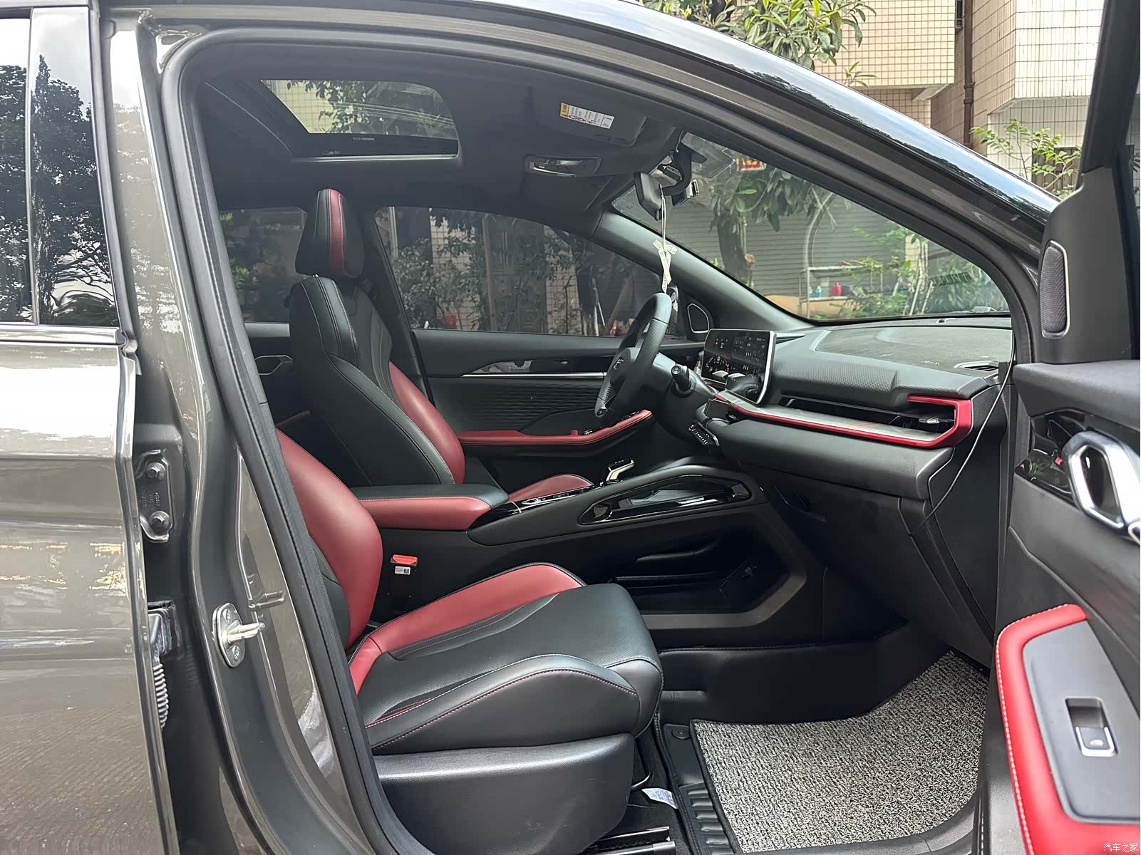 Geely Coolray, 2023 10
